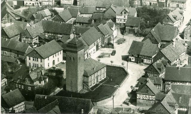 KirchplatzEhlen Luftbild 1960
