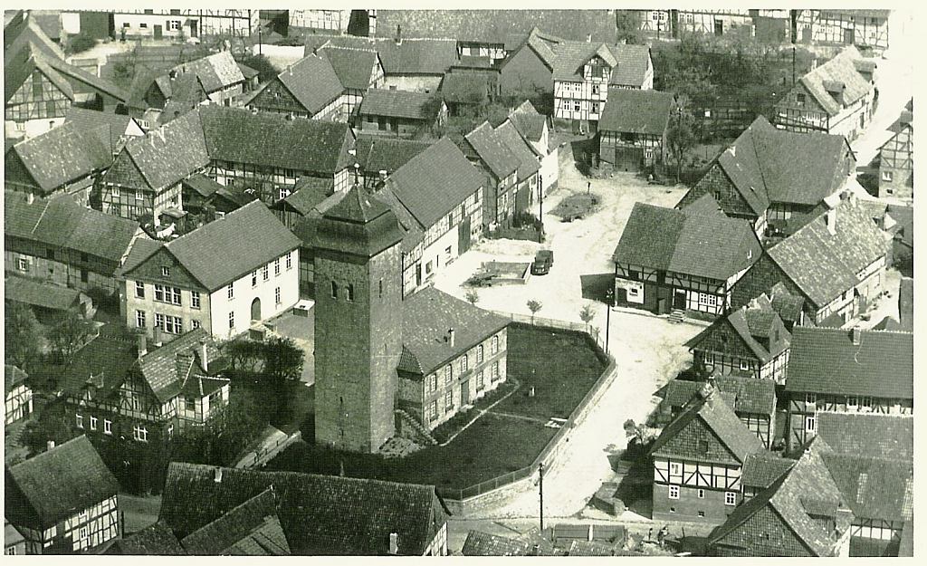 Kirchplatz Ehlen 50er Jahre
